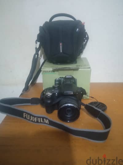 كاميرا فوجى فيلم fine pix sl 300 بكل مشتملاتها