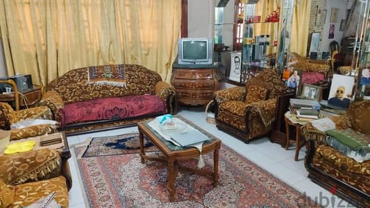 ٥ كنبات للبيع مستعمله