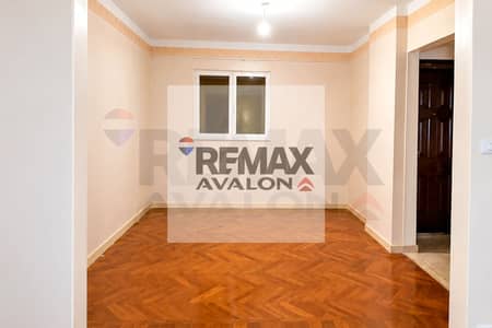 Apartment for Rent 135 m, Roushdy (Steps from El Horreya Rd. )
