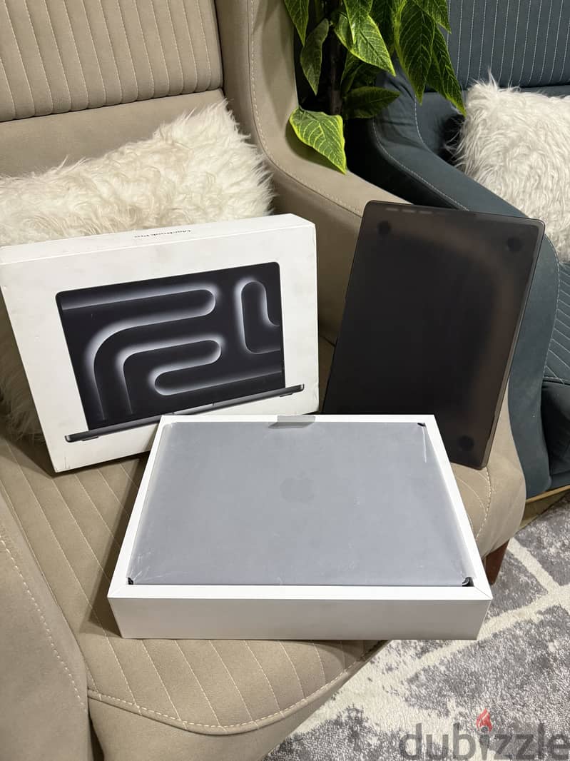 MacBook Pro M3 Pro 14 inch 1