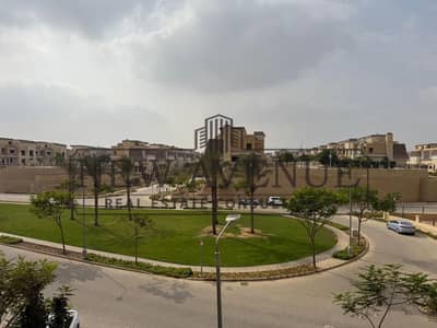 Under market price -   ready to move - bahary  - prime location overlooking landscape - apartment for sale in compound sarai - Phase S2