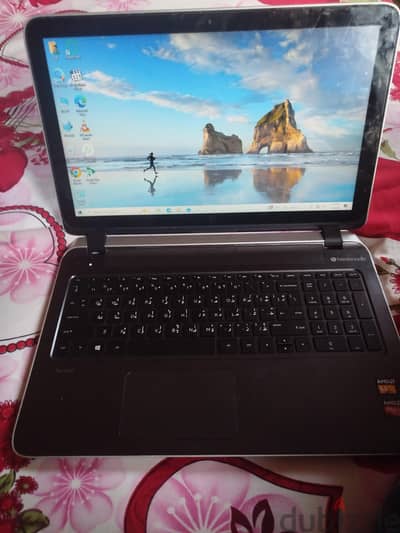 للبيع لاب توب hp  بحاله ممتازه شاشه تاتش