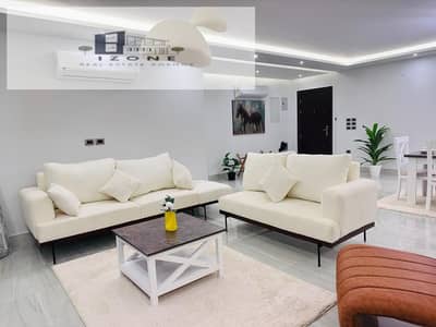 أفضل سعر شقة مفروشة بالكامل للإيجار في ليك فيو ريزيدنس Lake View Residence القاهرة الجديدة New Cairo 268 متر 3 غرف نوم و4 حمامات