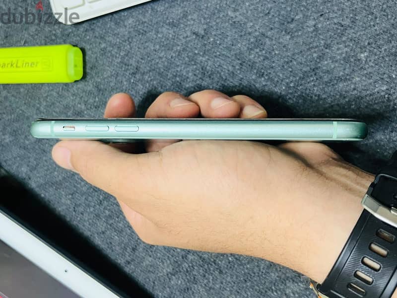 Apple - iPhone 11 4