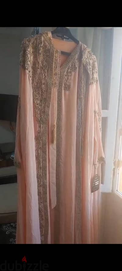 قفطان مغربي  بالتيكت بتاعه