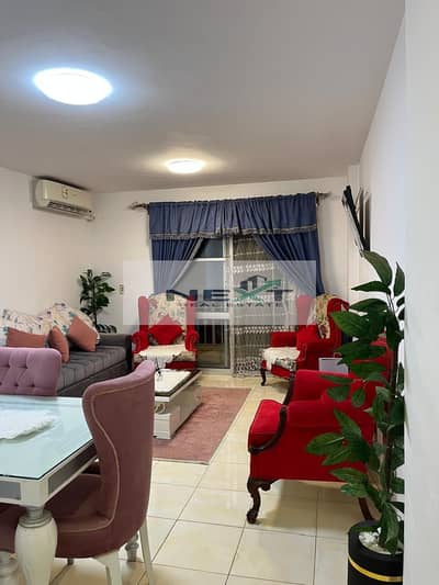 For sale in Madinaty, cash, 82 sq m apartment in B11, special finishing, fourth floor, east-facing, open view, minutes from All Seasons Park, very clo