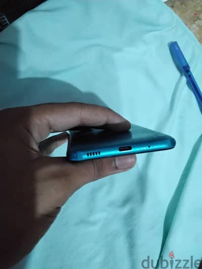 تلفون سامسونج m11ليس بهي اي عيوب يحتاج شاشه