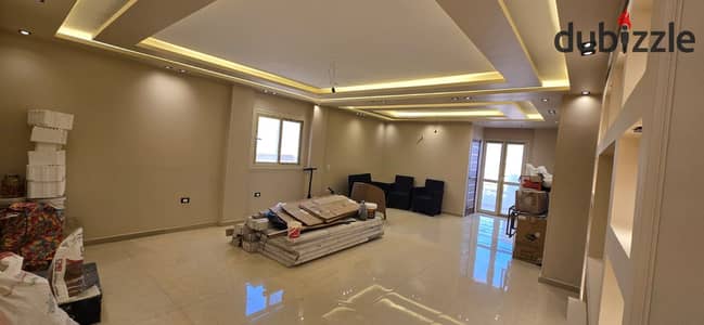 شقه للايجار دور رابع باسانسير ع المحور كمبوند الكناريا بجوار الخمايل الشيخ زايد