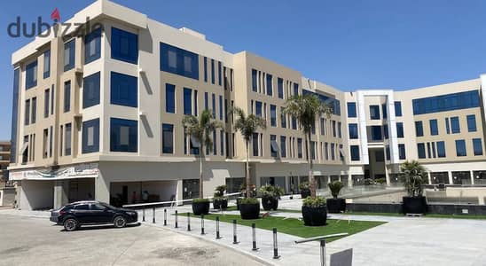 فرصة استثمارية فريدة: محل أرضي ۲۳۰م في إيتيرنا (إداري + تجاري) بموقع استثنائي في ميفيدا اعمار مول اتيرنا