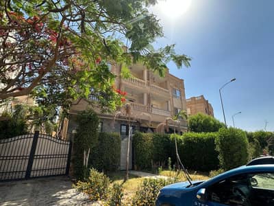 شقة للبيع الحى السابع الشيخ زايد 180 متر الترا مودرن اسانسير لوكيشن مميز فيو رائع 160m² second-floor unit in a prime location with a wonderful view