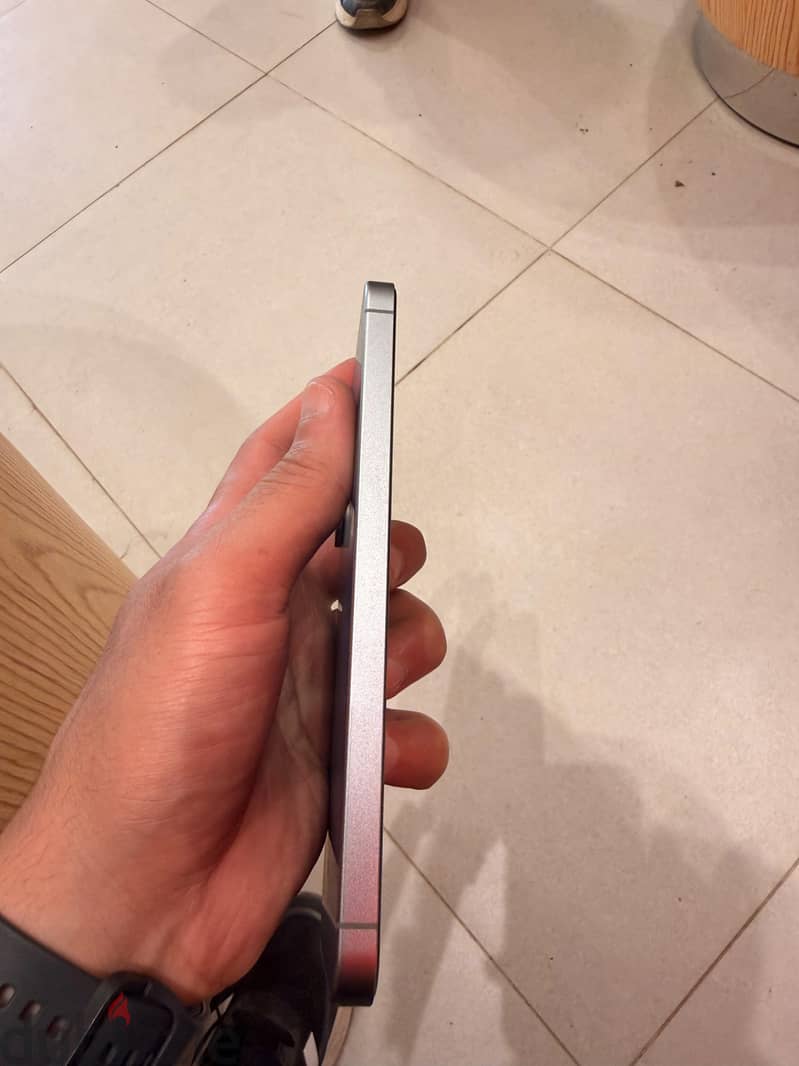 Samsung S25 FE 4
