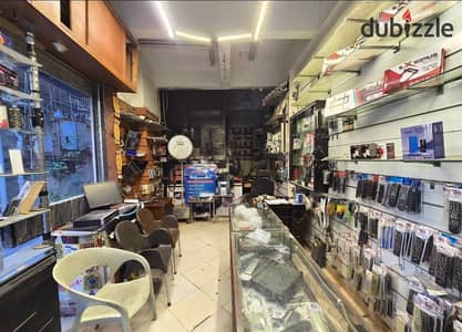 محل للإيجار يصلح لكافة الأغراض واجهتين سوكريت على شارع رئيسي