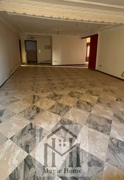  Looking for a spacious unit in a prime location at an exceptional price?