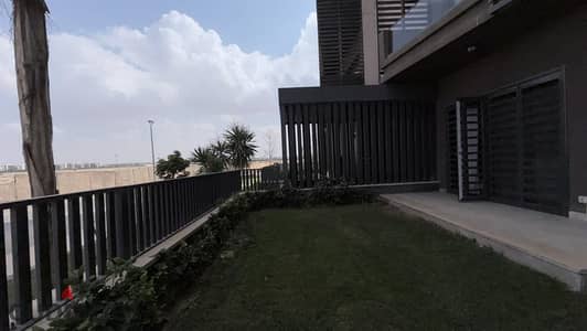شقة للبيع في بريفادو مدينتي دور أرضي بجاردن مفروشة بالكامل