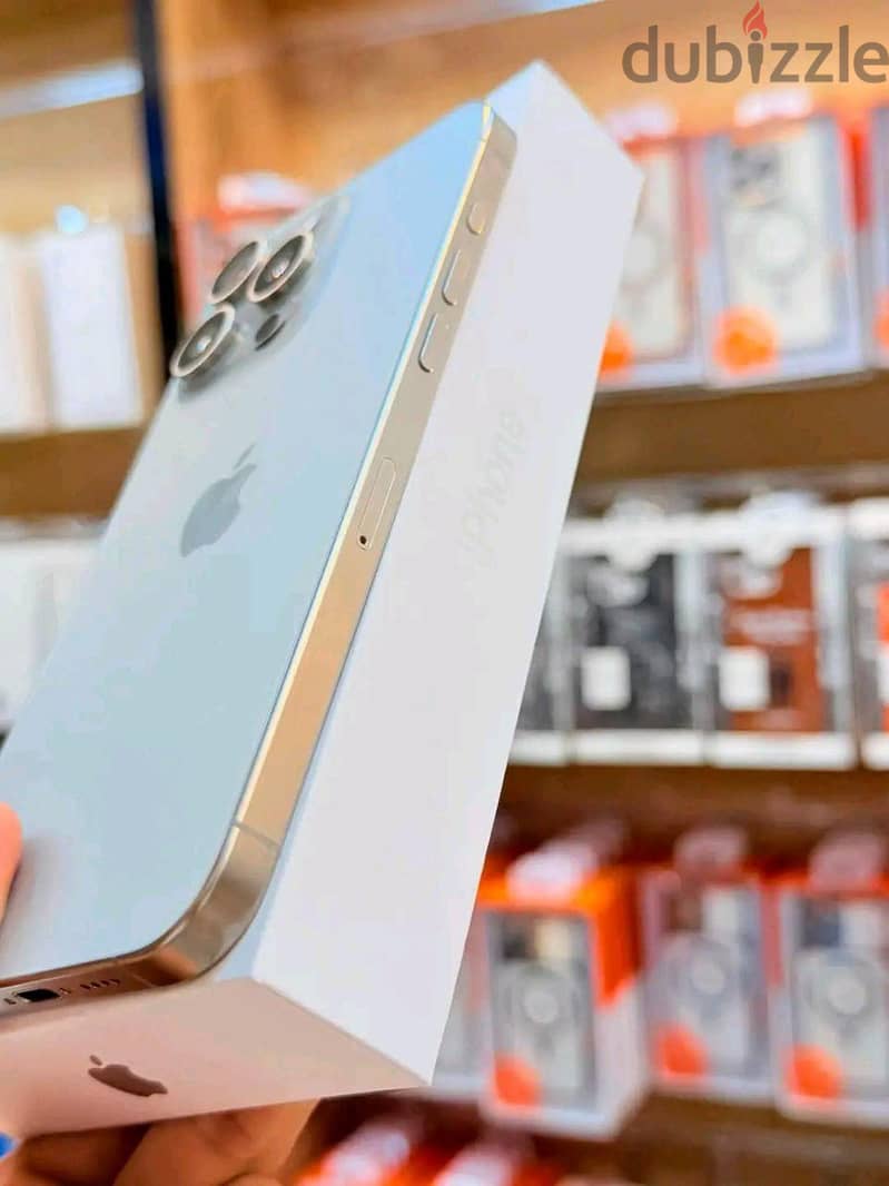 Apple - iPhone 15 Pro Max 3