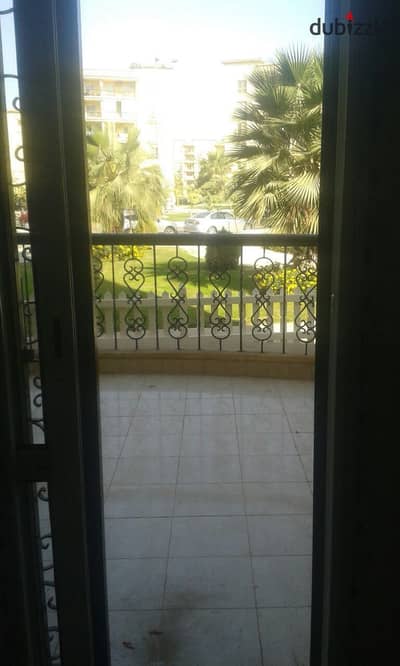 Apartment 170 sqm ground floor with garden for rent legal distinctive location