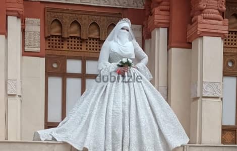 فستان زفاف بحاله جيده جدا