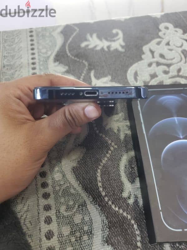 iphon 12 pro max 4