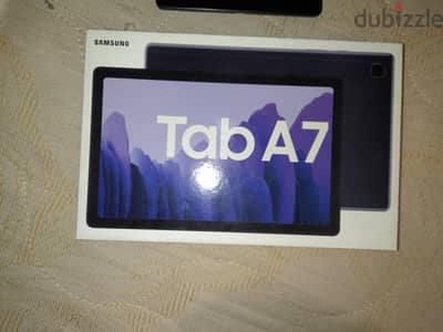 تاب Samsung a 7 للبيع معاه الشاحن والكرتونه