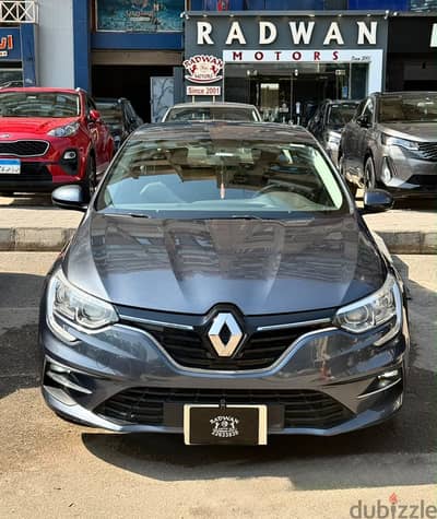Renault Megane 2023بحاله شاذه نقداً او بالتقسيط فابريكه بالكامل