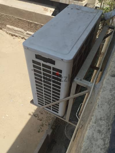 2 5 HP ACs in Excellent condition ٢ تكييف سبليت ٥ حصان 2 5 HP ACs in Excellent condition ٢ تكييف سبليت ٥ حصان