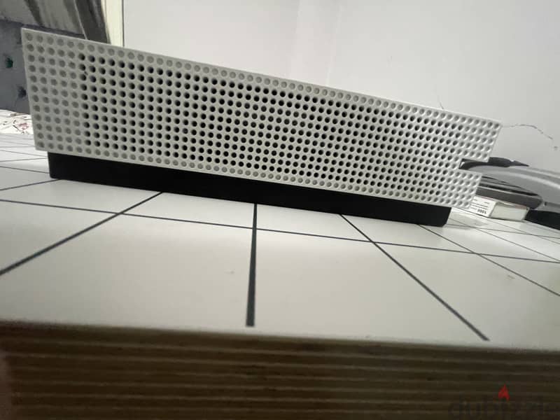 Xbox One S 1TB 4