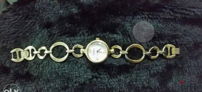 Elegant women's wristwatch by Fossil from the outsideساعة حريمى فوسيل