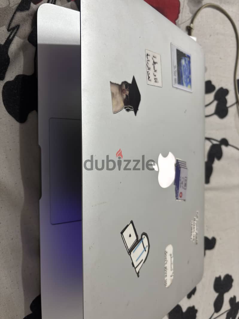 MacBook Air 13” Early 2015 1