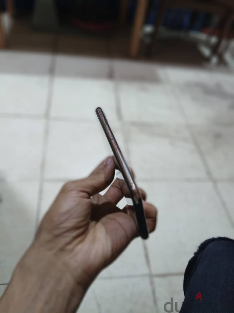 Apple - iPhone XS Max 4