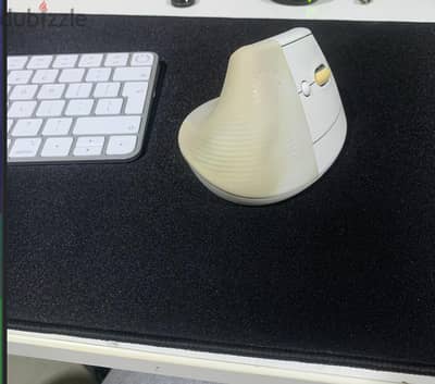 Logitech Lift Vertical Ergonomic Mouse \ ماوس لوجيتك ليفت بتصميم عمودي