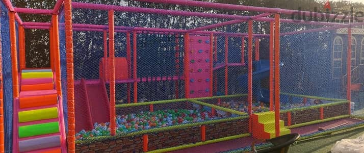 كيدز اريا مستعمله بسعر ممتاز لسرعة البيع 6*7 متر