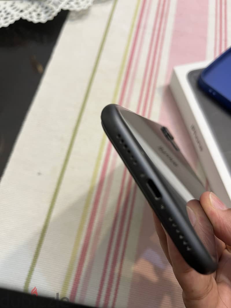 Apple - iPhone 11 1