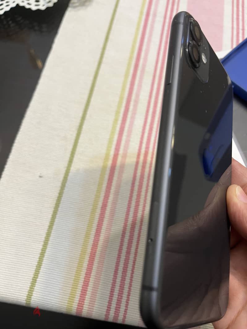 Apple - iPhone 11 4