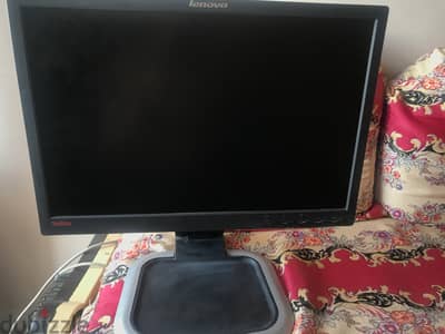 شاشه لينوفو 19بوصه ممتازه