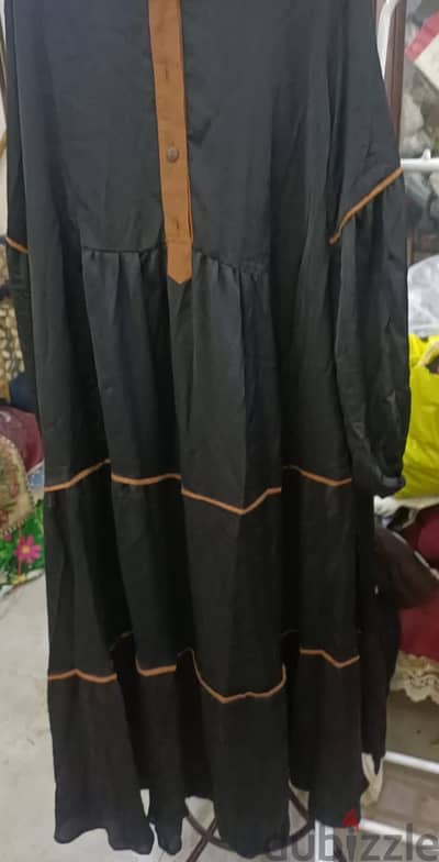 فستان بكابيشون ماركة ذا دريس