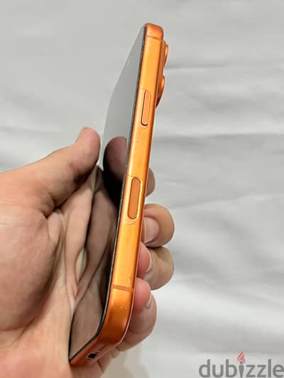 للبيع iPhone 17 Pro لون Orange سعة 256 جيجا