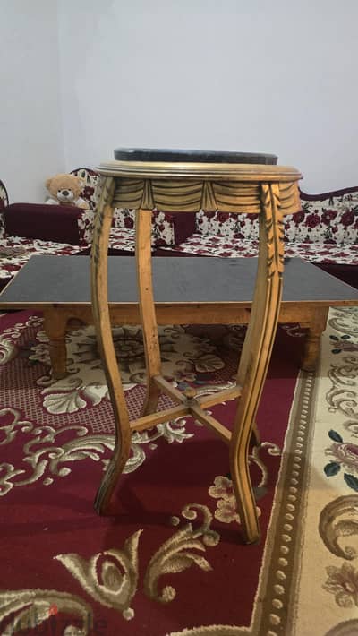 تربيزه انتيكه ذهبي