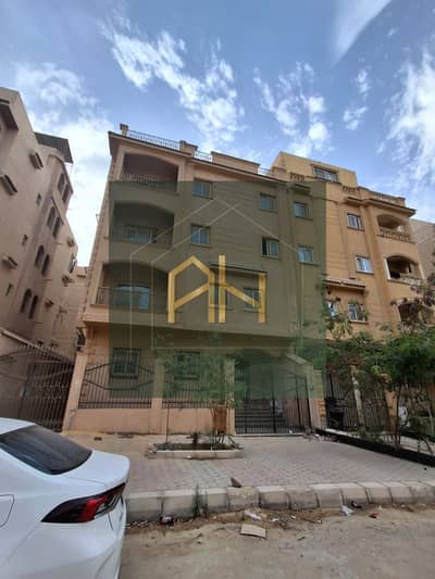 180m Super Lux Apartment, first occupation in the Southern Investors, close to Gamal Abdel Nasser Market and Axis.