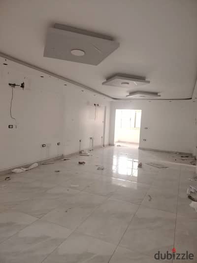 Office for rent Sheraton Al Multaqa Al Arabi 250 m 3 rooms 3 reception 3 bathrooms kitchen on the fourth floor