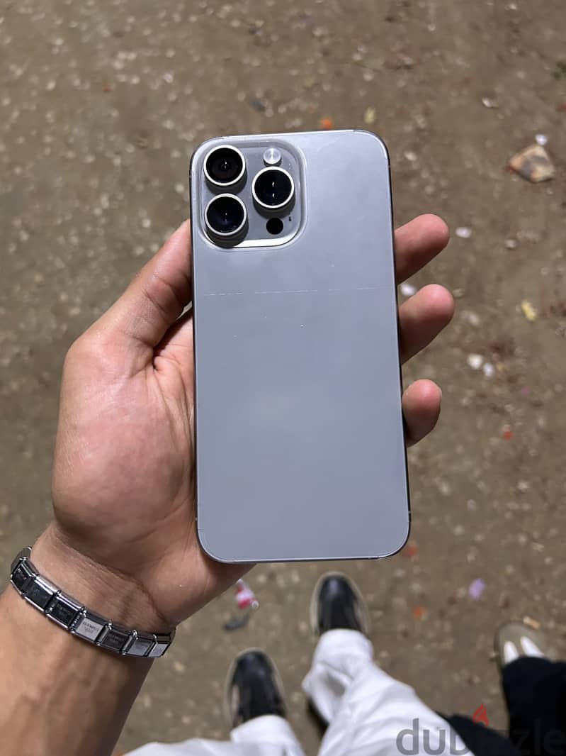 Apple - iPhone 15 Pro Max 3
