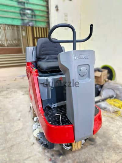 معدات نظافه استيراد