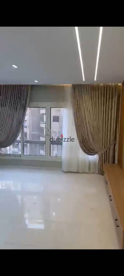 شقه لسرعه البيع في دجله المعادي ناصيه 233