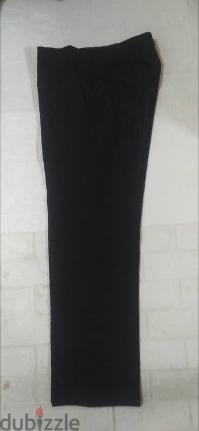 بنطلون كلاسيك ماركه زارا مقاس 32-42 اسود استخدم مرات معدوده