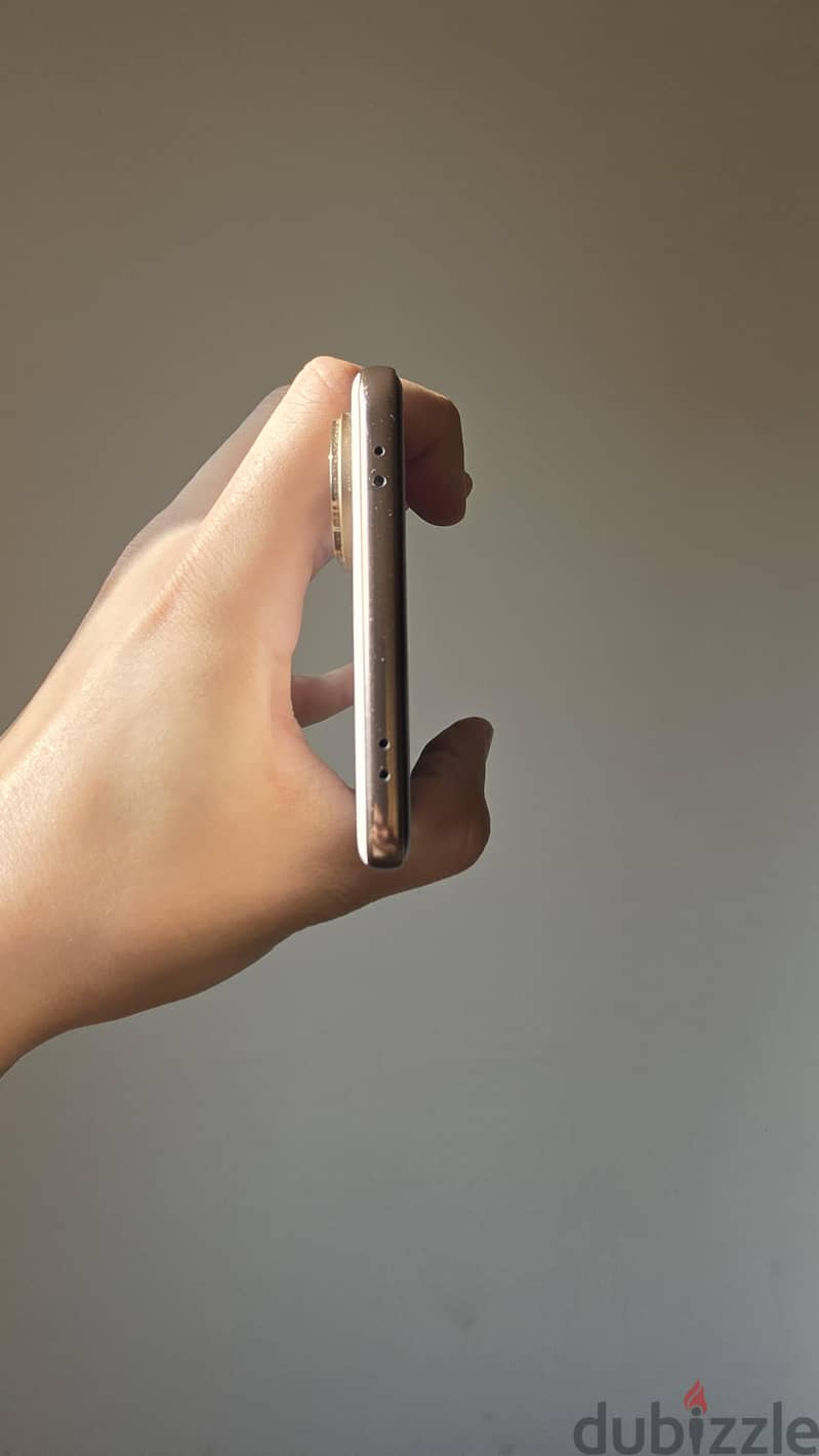 Vivo V60 4