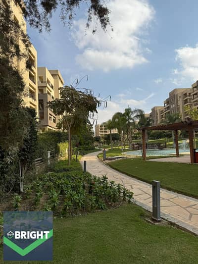 At a very special price: a 180m² apartment with a 250m² garden—ready for immediate delivery, fully finished, and featuring a distinctive lagoon view.