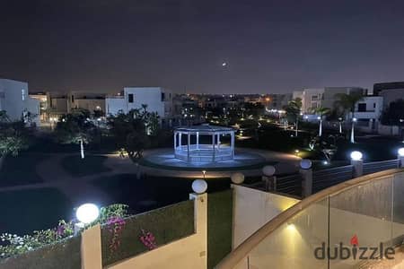 Apartment + Roof ready to move in Cleopatra Square in front of Arkan Plaza near New Giza & Swan Lake