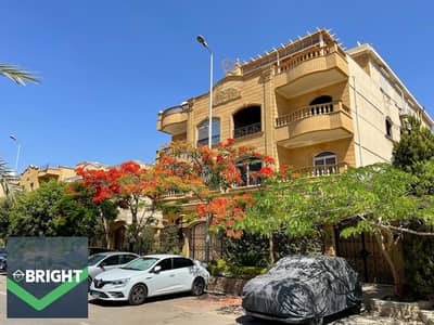 For sale at an unprecedented price: a 206m² apartment—ready for immediate handover and finished to an ultra-super-luxurious standard—in a prime locati