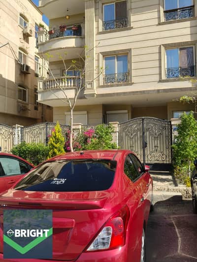 Unbeatable price: 200m² apartment, ready for immediate handover, in a prime location with an open view of the landscape.