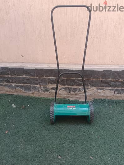 ماكينة قص  النحيلة والعشب