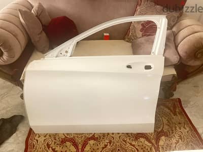 باب و رفرف ابيض بحالة جيدة جدة  w205